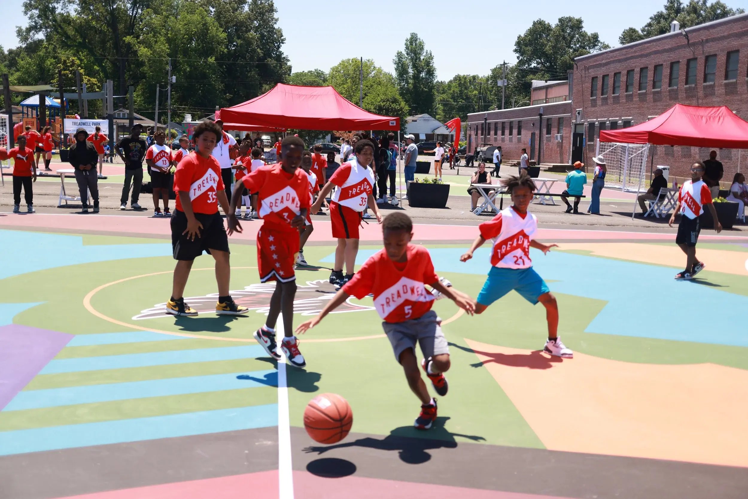 Through support from ESPN and Nike, love.fútbol opens its tenth sports space in the US, impacting over 1,000 residents.