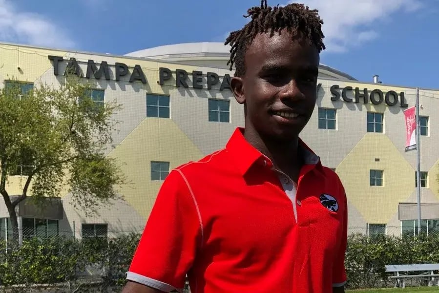 Jordan has a dream: to build a love.fútbol project in his home village in Tanzania