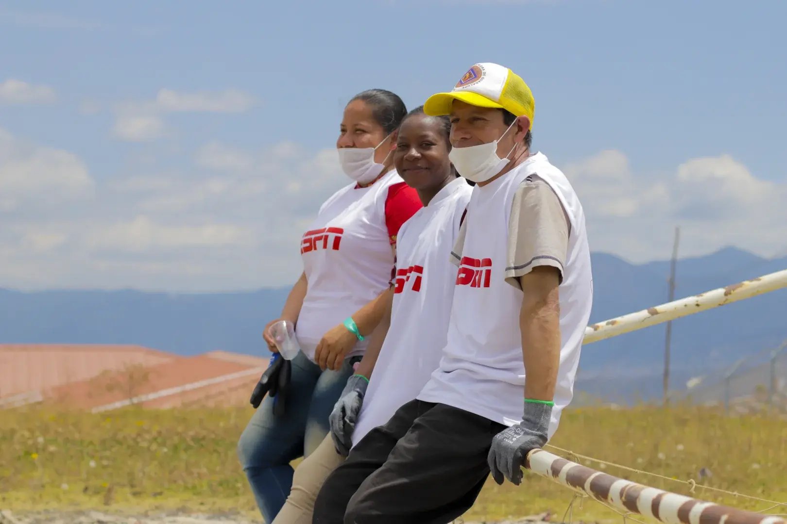 Community comes together to renovate sport courts in Colombia