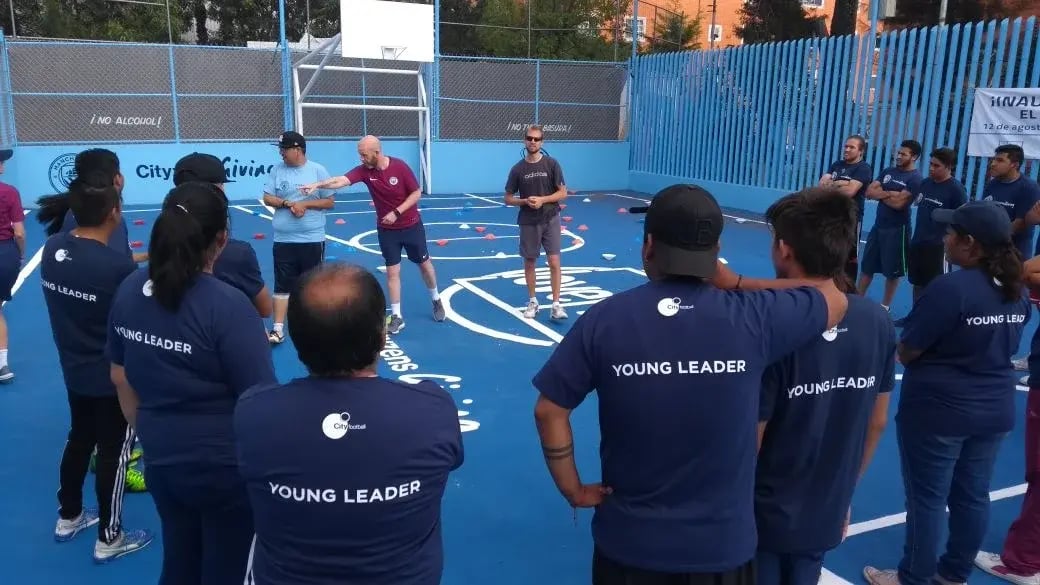 City in the Community coaches trained Young Leaders from El Coyol, Mexico City