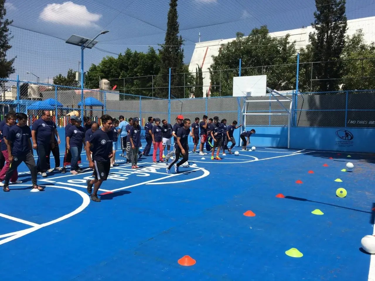 City in the Community coaches trained Young Leaders from El Coyol, Mexico City