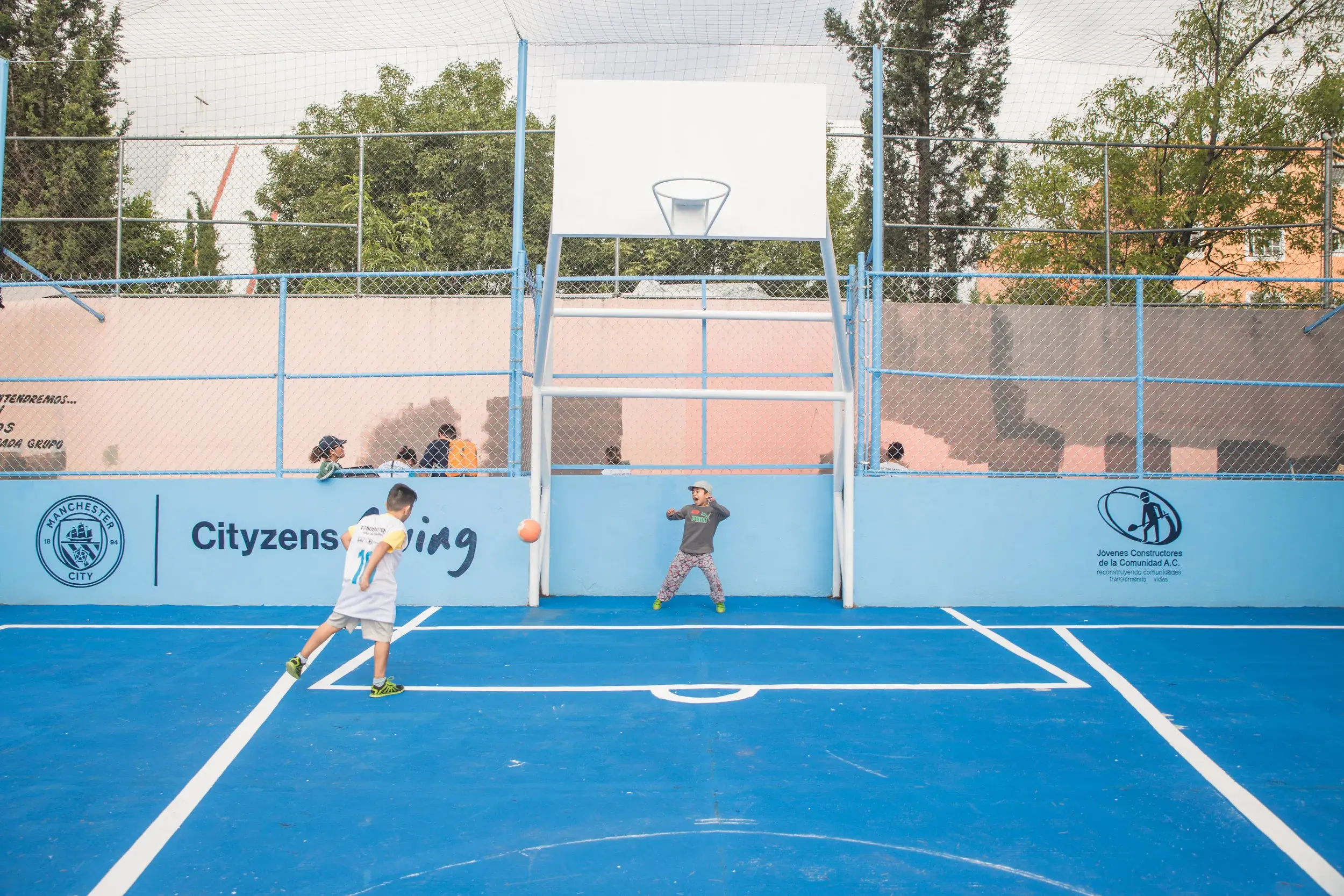 love.fútbol and Manchester City inaugurate football pitch in Mexico City