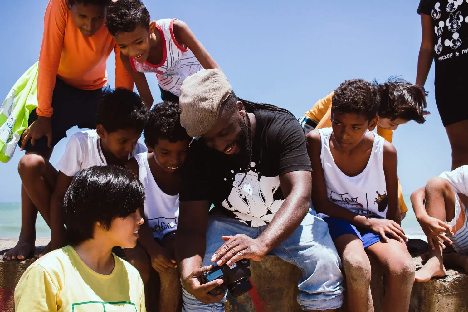 Johwell e Kirara Fujio, Japanese player at the local football club Sport Recife, during Build Day in Brasília Teimosa.